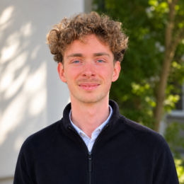 Portrait von Lion Petersdorf