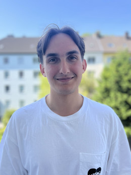 Ein Portrait-Foto von Jan Tebel.